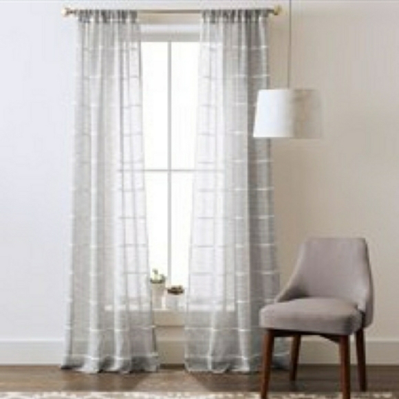 4 curtain panels
